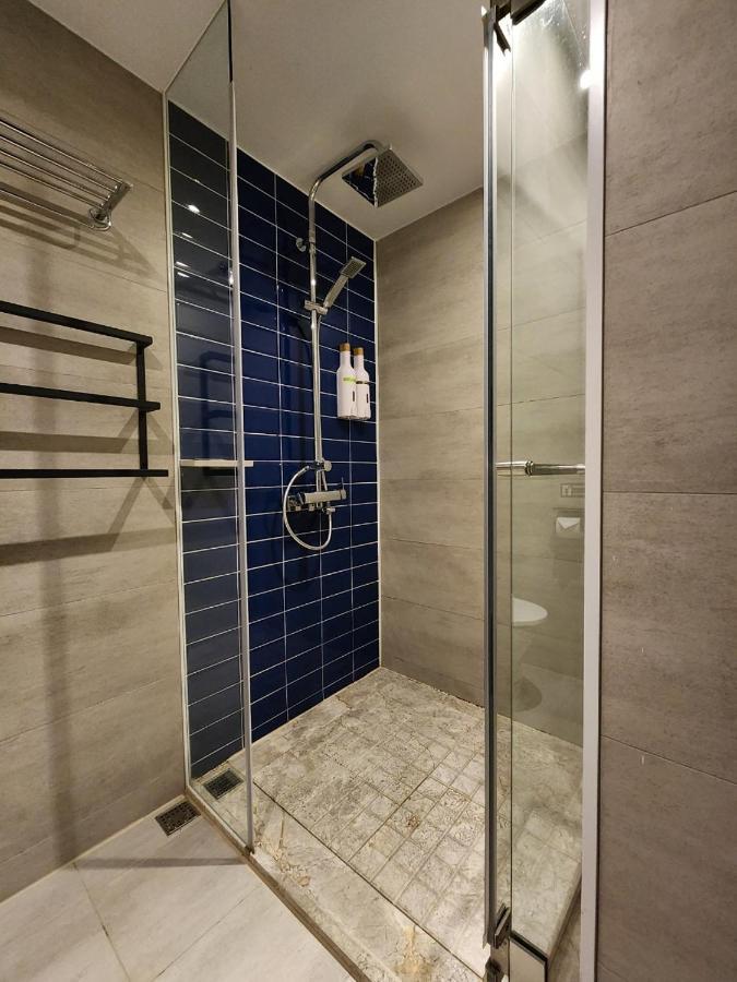 Olah Poshtel - Hualien Zhongfu Hotel Bagian luar foto