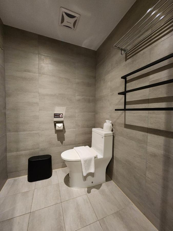 Olah Poshtel - Hualien Zhongfu Hotel Bagian luar foto