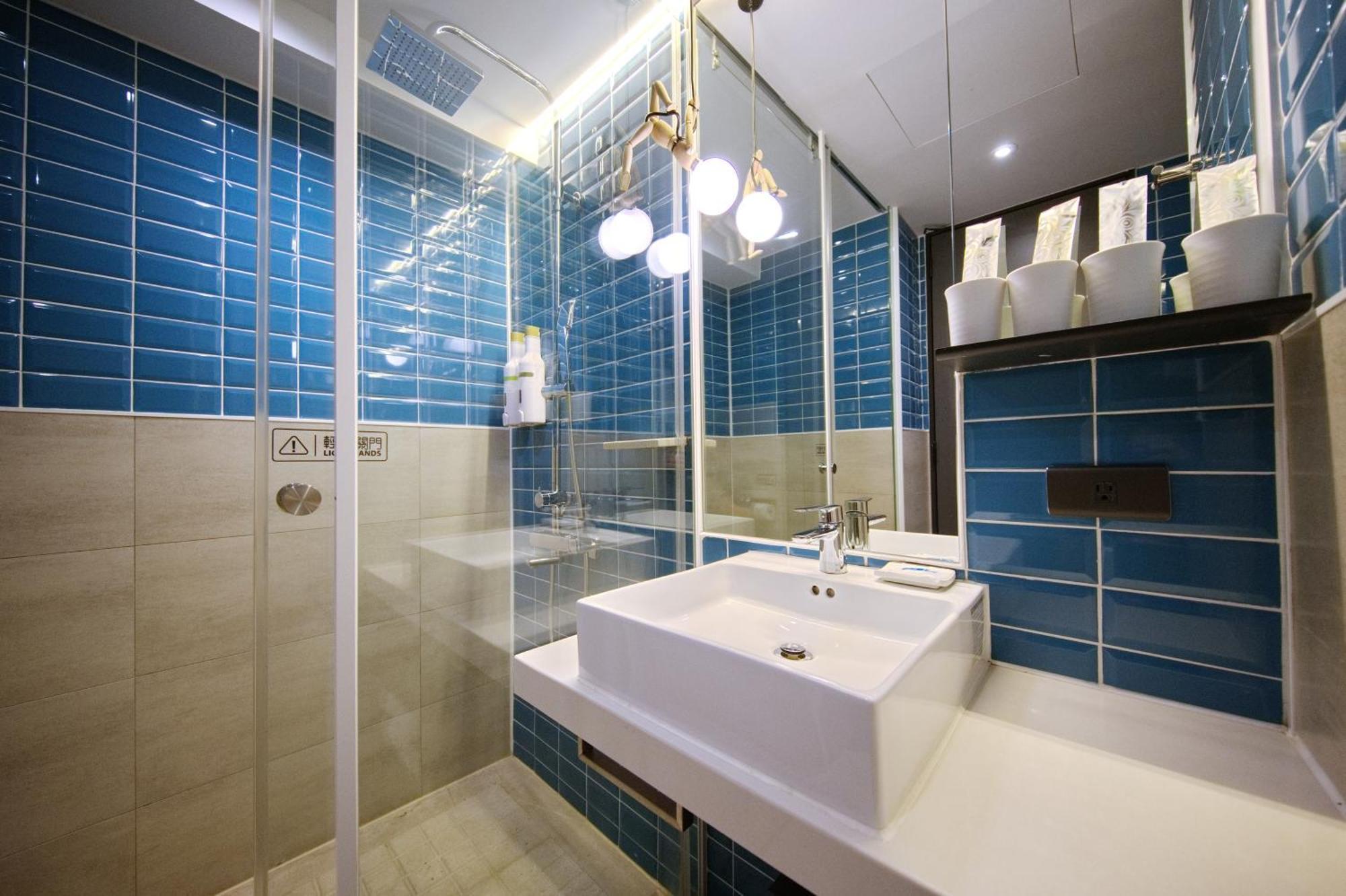 Olah Poshtel - Hualien Zhongfu Hotel Bagian luar foto