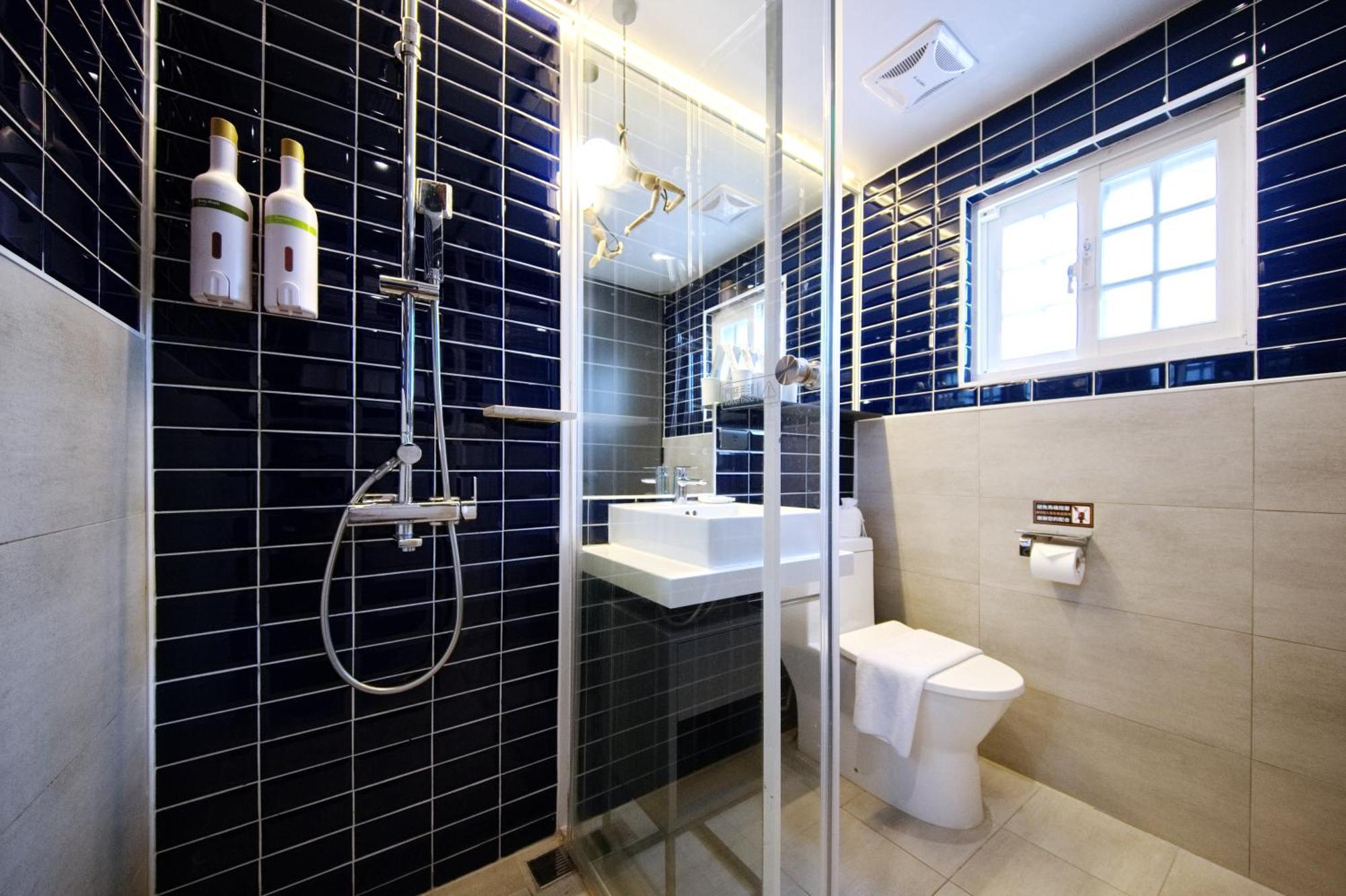 Olah Poshtel - Hualien Zhongfu Hotel Bagian luar foto